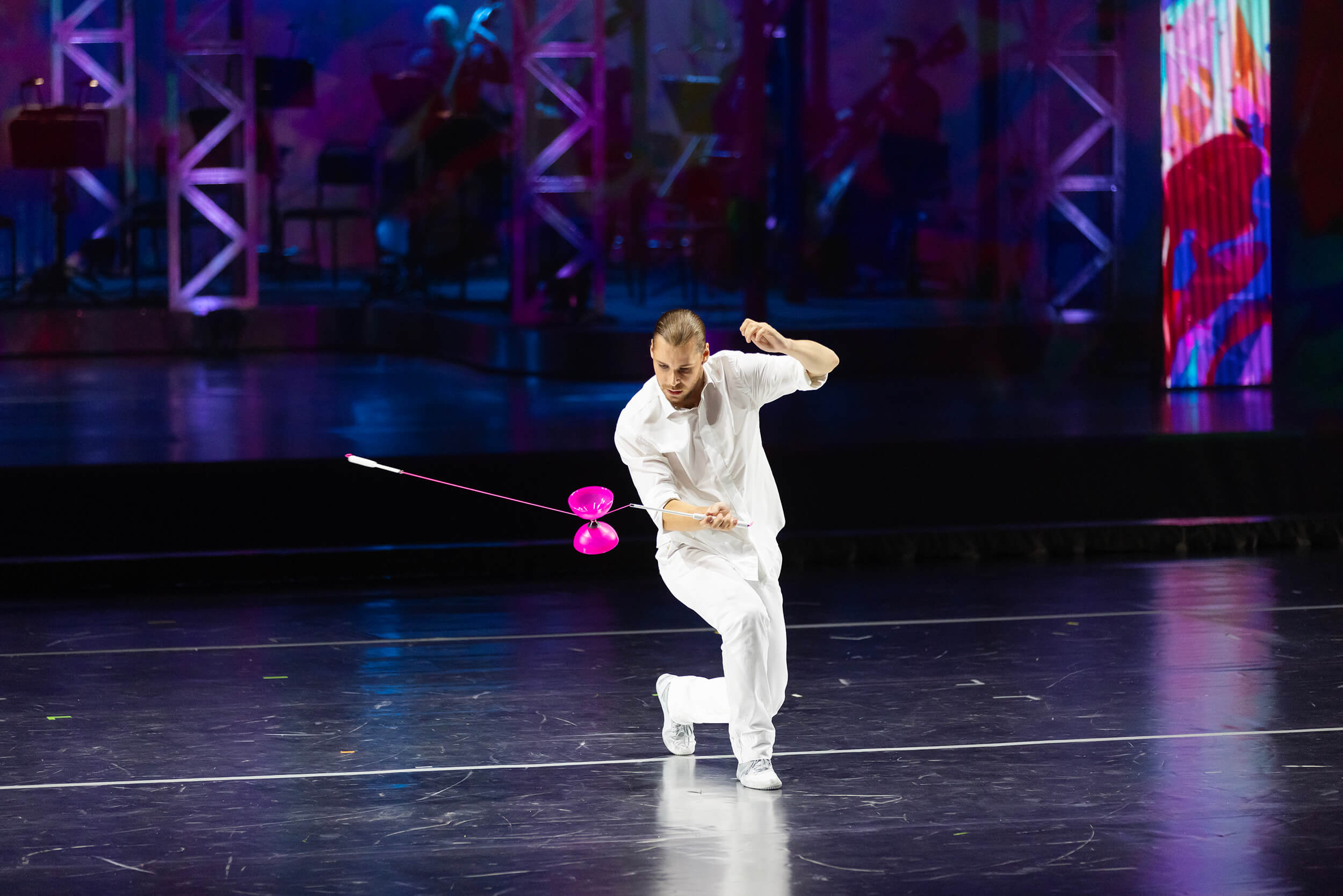 Pizzicato — diabolo performance
